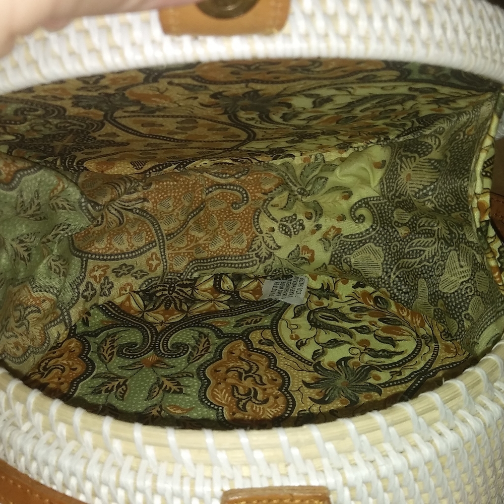 Round Rattan Purse - White - Picture 4 of 5